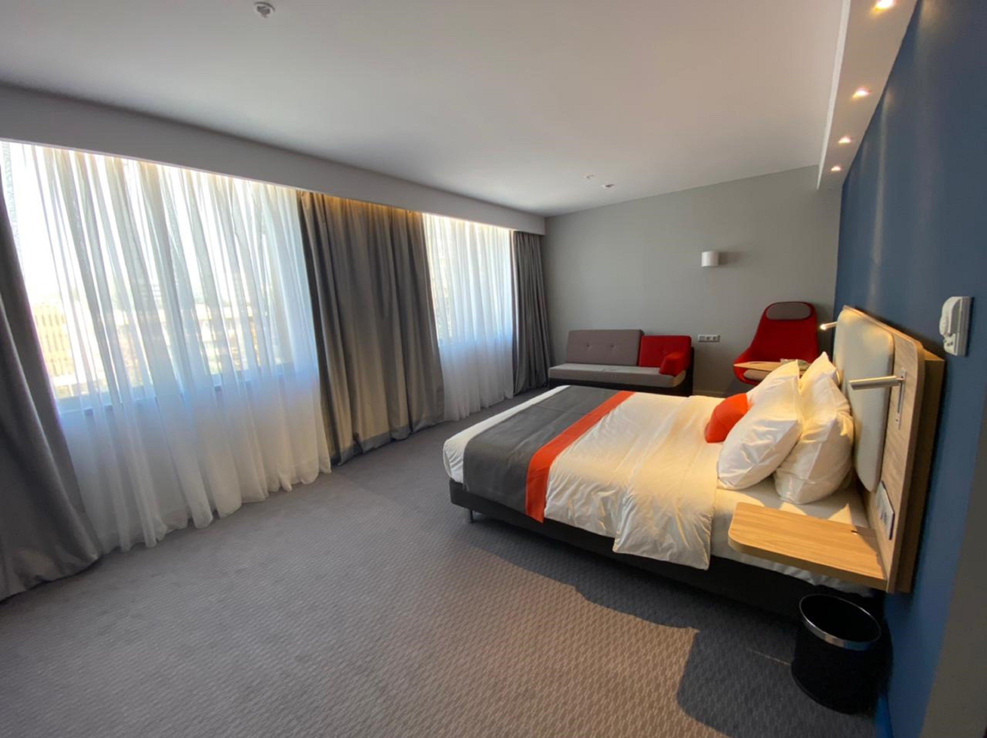 Holiday Inn Express - Almaty By Ihg Extérieur photo